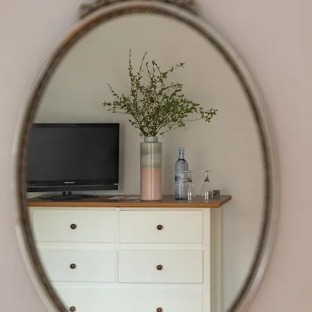 Restaurant Und Alte Schule