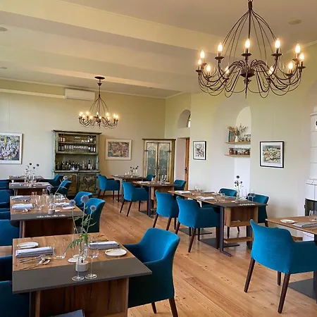 Restaurant Und Alte Schule