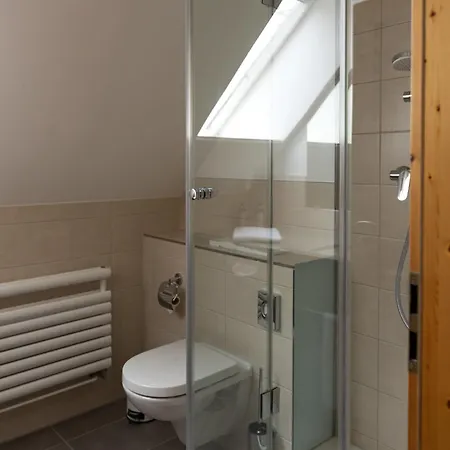 Restaurant Und Alte Schule *